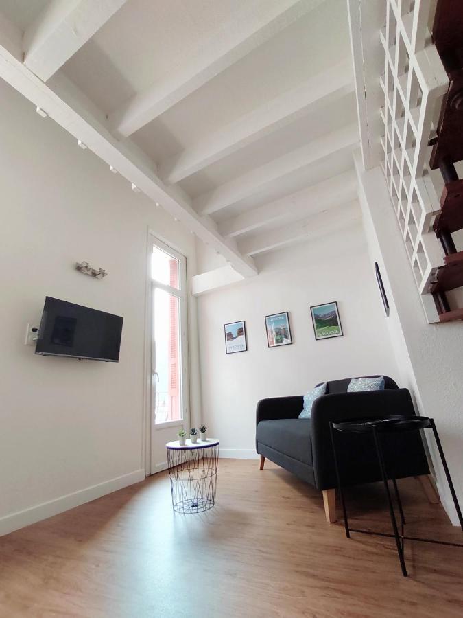 Appartement Lourdes : Duplex à 500m de la Grotte Extérieur photo